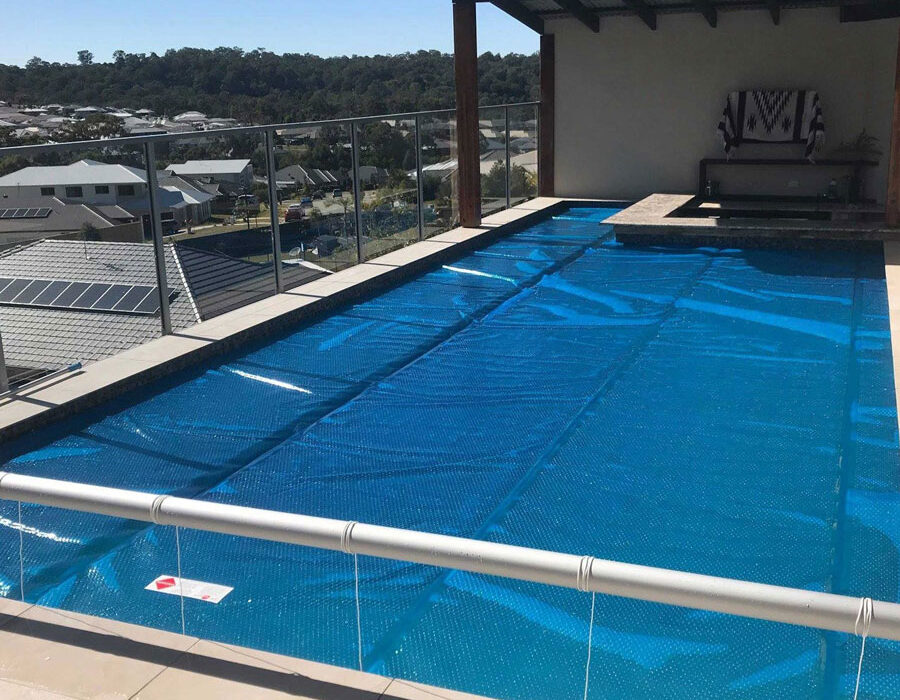 Solar Pool Covers – How They Work, The Benefits & How To Choose One