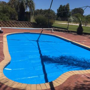 Daisy Pool Covers ThermoTech Non-Heating Insulating 4.5mm - Blue Opaque