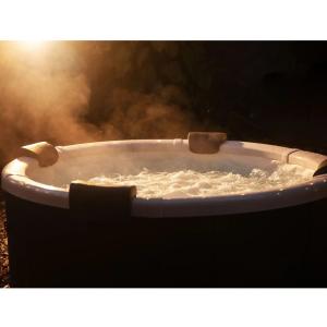 Mspa Denver Massage Jet - 1.8m x 70cm - 6 Person Portable Frame Spa
