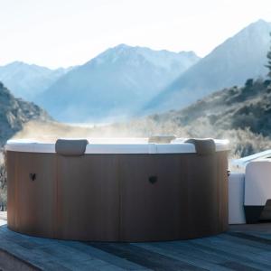 Mspa Rova Massage Jet - 1.8m x 70cm - 6 Person Portable Frame Spa