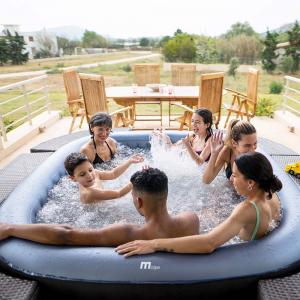 MSpa Tekapo Airjet - 1.6 x 1.6m x 68cm - 4 Person Inflable Spa