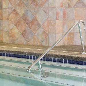 S.R. Smith Meridian Stair Rail Standard (Single) Pool Rails